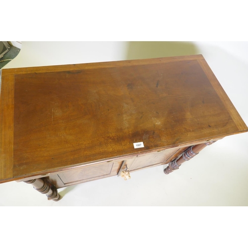 1007 - A Regency figured mahogany chiffonier with turned supports, 102 x 49cm, 91cm high