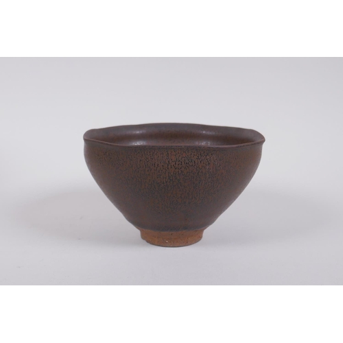 160 - A Chinese Jian kiln pottery bowl with hares fur glaze, in a fitted wood box, 13cm diameter