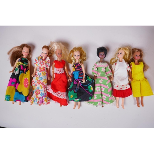 33 - Seven Palitoy Pippa and Friends dolls, including a Dancing Pippa, a Pippa, a Marie, a Mandy, a Britt... 