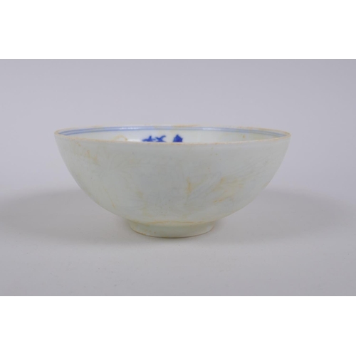 40 - A Chinese blue and white porcelain rice bowl with chicken decoration to the bowl, the exterior with ... 