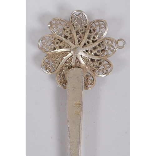 625 - A Chinese white metal hairpin and similar white metal comb, 18cm long