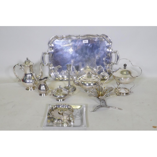 643 - A good quantity of silver plated wares, a shaped tray, four piece tea set, centrepiece etc, tray 27c... 