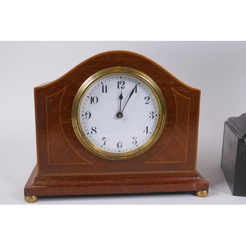 645 - A C19th marble and slate mantel clock, the enamel dial with Roman numerals, the French movement stri... 