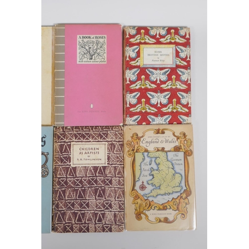 84 - A collection of assorted vintage King Penguin books, including A Book of Roses, The Flowers of the C... 
