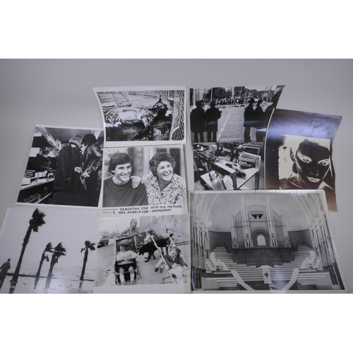 105 - A quantity of vintage black and white press photographs including the '80s riots, specifically Liver... 