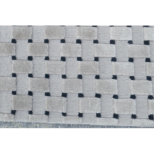 1133 - A deep pile carpet with contemporary design, 296 x 398cm