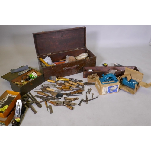 154 - A quantity of vintage hand tools, a Stanley No 4 plane, unused, Black and Decker saw etc