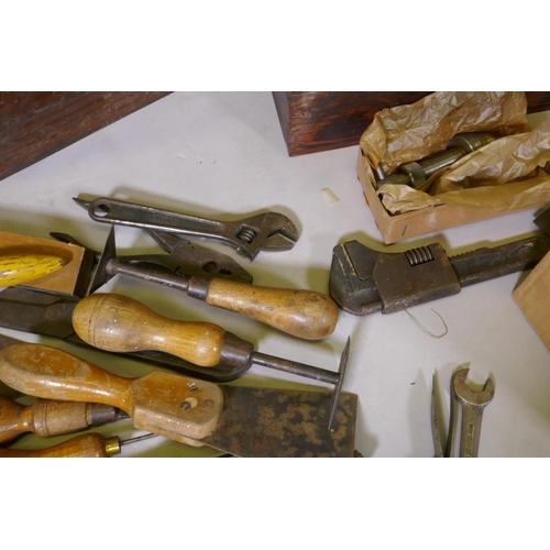 154 - A quantity of vintage hand tools, a Stanley No 4 plane, unused, Black and Decker saw etc