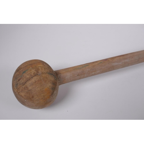 167 - A late C19th/early C20th African Zulu knobkerrie club, 77cm long