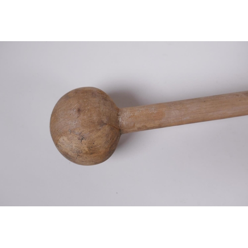 167 - A late C19th/early C20th African Zulu knobkerrie club, 77cm long