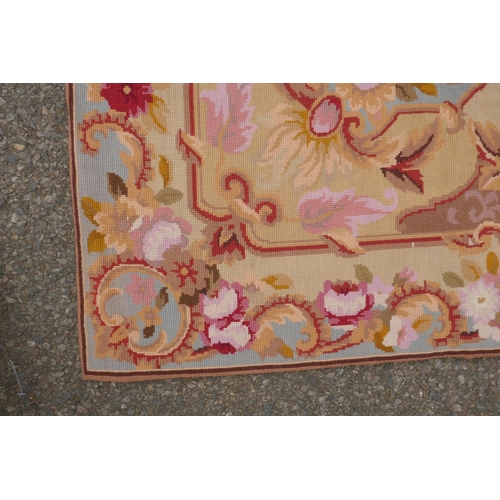 1070 - A French Aubusson woven wool tapestry rug/wall hanging, with floral design, 150 x 212cm