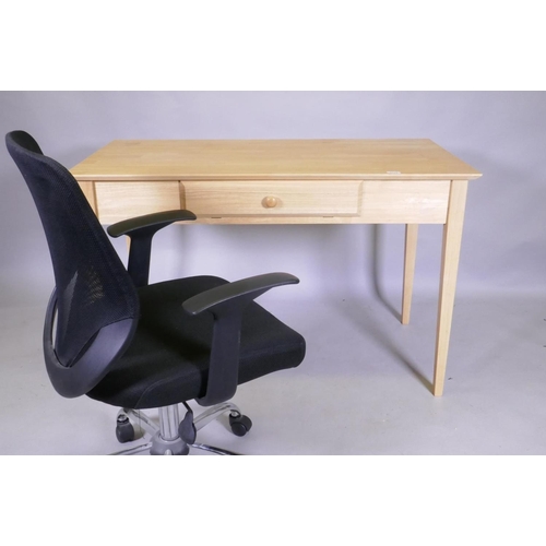 1113 - A contemporary beech wood office desk with slide, and an office chair, desk dismantles, 120 x 62 x 7... 