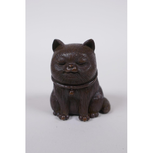 40 - A Japanese style bronze okimono cat, 6cm high