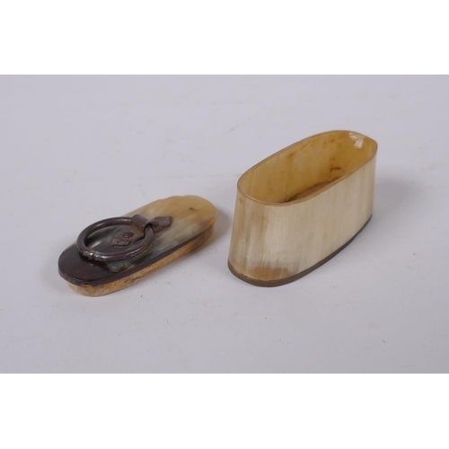 43 - A Scottish horn snuff mull/pot, 7 x 3cm