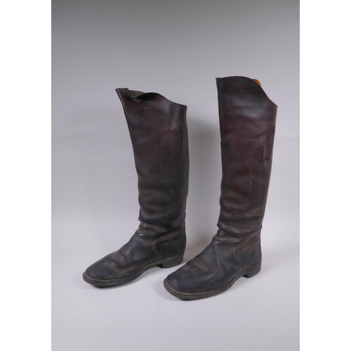 94 - A pair of WWI leather cavalryman's Jack boots, by W. Nichols & Son, 1918, 51cm high