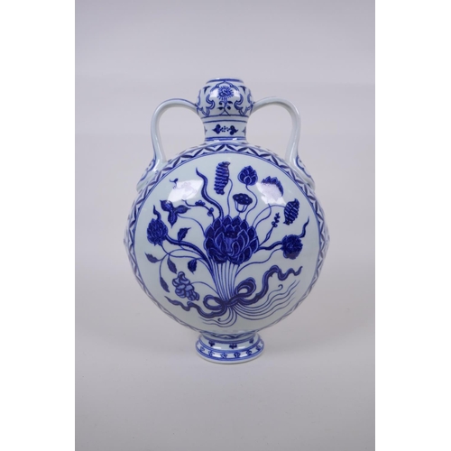 98 - A blue and white porcelain moon flask with garlic head shaped neck and two handles, decorated with a... 