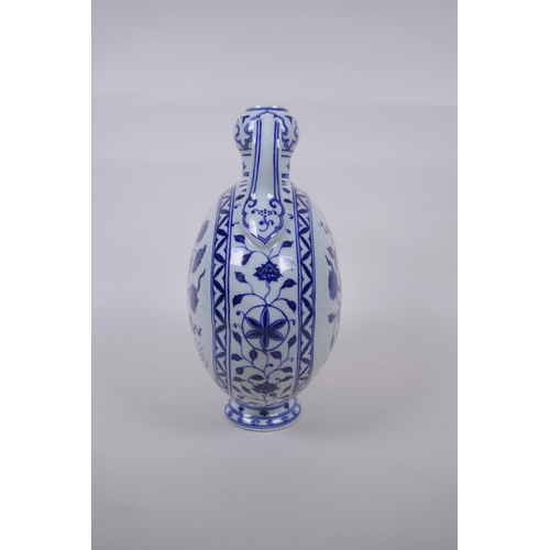 98 - A blue and white porcelain moon flask with garlic head shaped neck and two handles, decorated with a... 