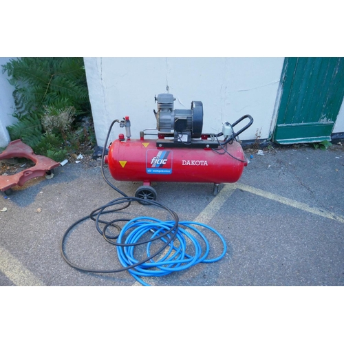 83 - A Fiac Dakota 2.5hp, 230volt 8 bar max air compressor, working order but not sold with guarantee