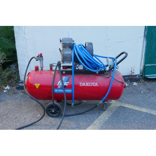 83 - A Fiac Dakota 2.5hp, 230volt 8 bar max air compressor, working order but not sold with guarantee