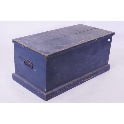 1064 - A C19th pine blanket box, 49 x 95 x 44cm