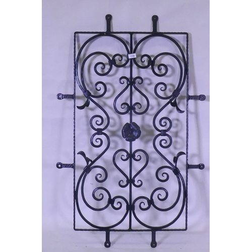 1100 - A wrought iron screen/window bar, 78 x 122cm