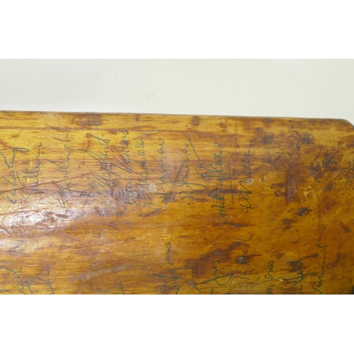 166 - A Slazenger cricket bat, signed with players autographs, Pakistan 1971, Derbyshire, Surrey, Glamorga... 