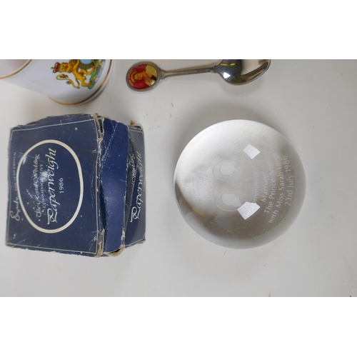 264 - A Princess Mary Christmas 1914 gift tin, together with two commemorative china cups, tea spoons, a 1... 