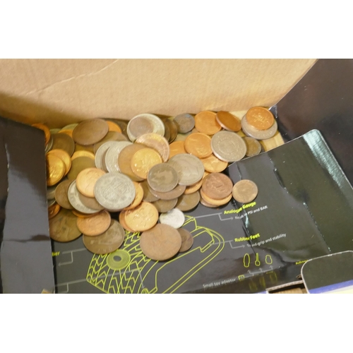 285 - A large quantity of coinage, mostly British, C19th and majority later, copper and silver, spade guin... 