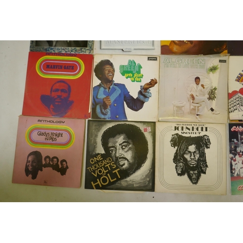 323 - A quantity of vintage Reggae and Soul 12