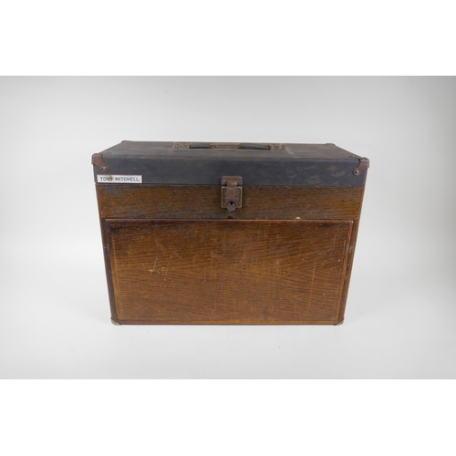 346 - A vintage oak portable tool chest, 46 x 20cm, 33cm h