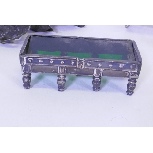 620 - A miniature silver model of a billiard table with inset green glass, 9 x 5 x 3cm, scrap silver vase ... 