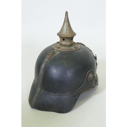 176 - A WWI German Bayern/Bavarian infantryman's pickelhaube helmet, lacking chin strap and cockades 