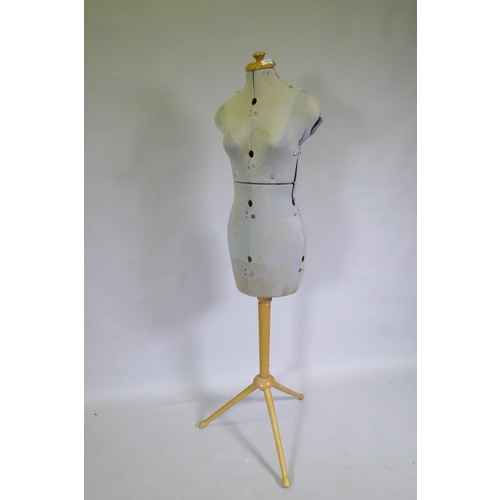 1130 - A dress maker's/tailor's dummy, 148cm high