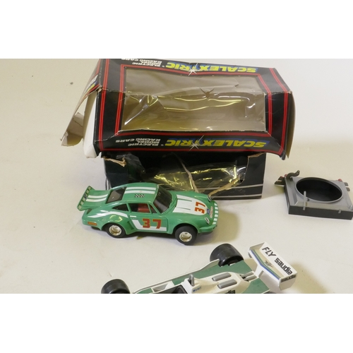 105 - Collectors' die cast model cars, mostly Jaguar, a Monogram models plastic model AF, a Jaguar Masters... 