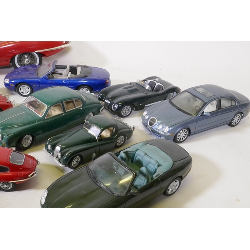 105 - Collectors' die cast model cars, mostly Jaguar, a Monogram models plastic model AF, a Jaguar Masters... 