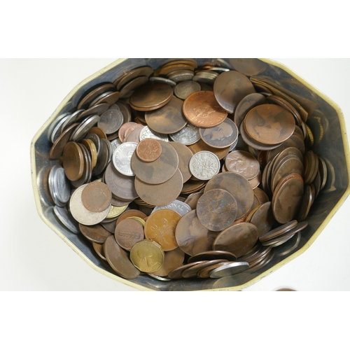 154 - A large collection of assorted world coinage including a large quantity of Victorian copper pennies