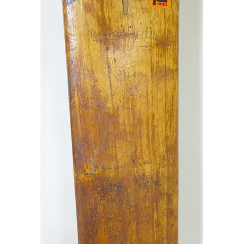 284 - A Slazenger cricket bat, signed with players autographs, Pakistan 1971, Derbyshire, Surrey, Glamorga... 