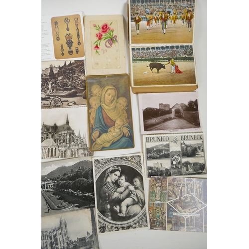 60 - A quantity of C20th postcards, mostly topographical