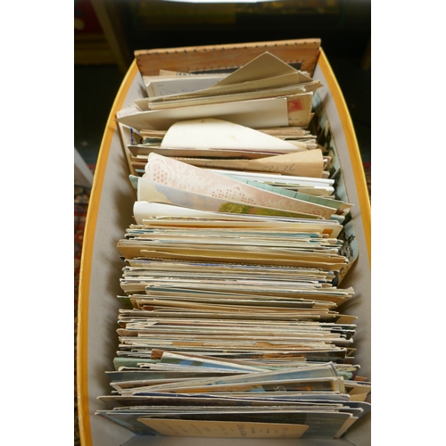 60 - A quantity of C20th postcards, mostly topographical