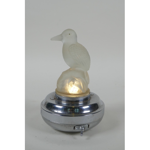 65 - An illuminated glass bird in the manner of Lalique, 12cm high