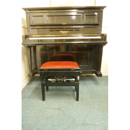 1070 - A 1920s Julius Bluthner upright pianoforte supplied by Waring and Gillow, with iron frame, No.107494... 