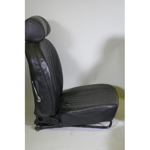 1095 - A pair of reclining car seats with head rests, 75cm high