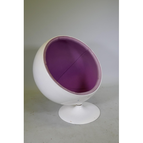 1121 - After Eero Aarnio, ball or globe child's chair, AF detached from base, 92cm high