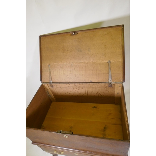 1149 - An C18th Georgian oak mule chest, with lift up top and single drawer, raised on cabriole supports wi... 