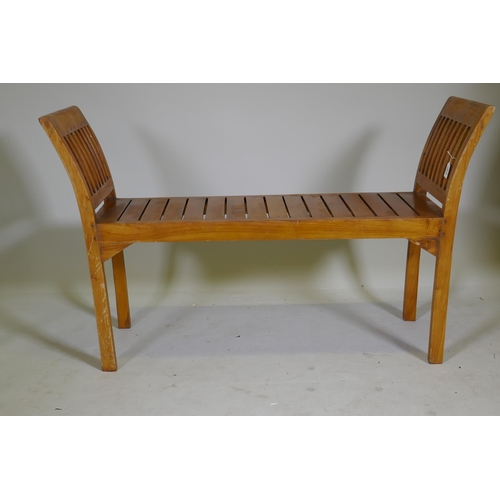 1167 - A slatted hardwood window seat, 122 x 34cm, 75cm high