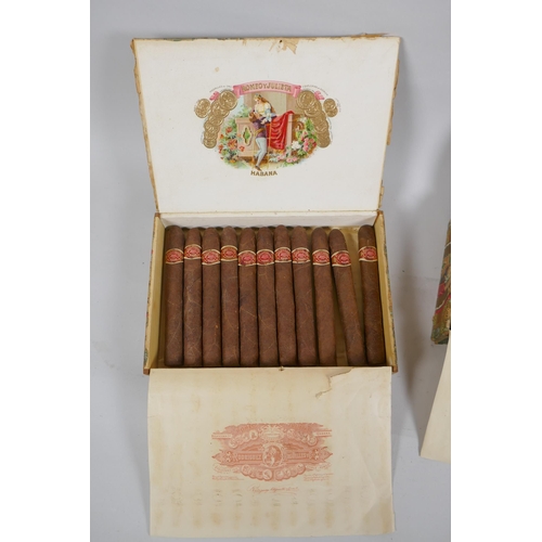 16 - A box of vintage Rodriguez Arguelles y Cia, Alvarez y Garcia, Romeo y Julieta, Seneca Havana cigars,... 