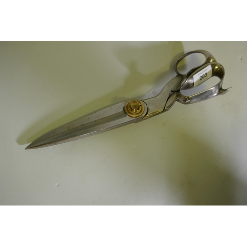 203 - A good pair of C19th draper's shears, 33cm long