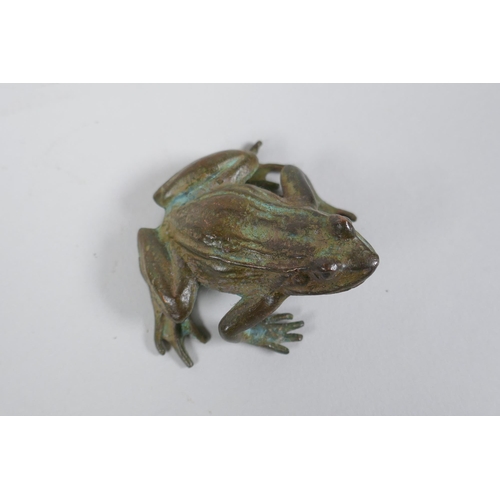 285 - A Japanese style bronze okimono toad, 5cm 