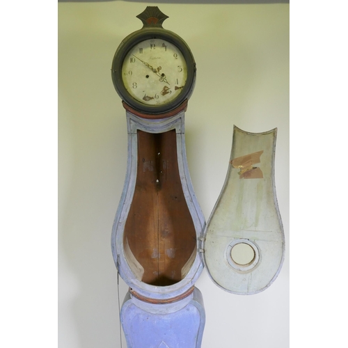 621 - A C19th Swedish Mora long case clock, the pine case with original paint, with refreshed and repainte... 