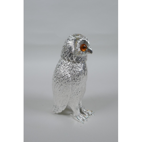 631 - A silver plated sugar sifter in the form of an owl, 15cm high